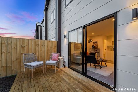 Photo of property in 26-28 Pomaria Road, Henderson, Auckland, 0610