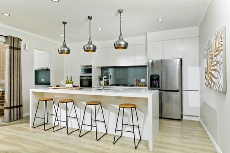 Photo of property in 1 Van Rixel Drive, Kumeu, 0810