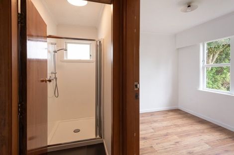 Photo of property in 26 Bellringer Crescent, Newlands, Wellington, 6037