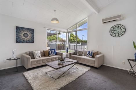 Photo of property in 1/32 Manuka Road, Glenfield, Auckland, 0629