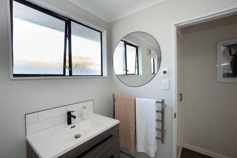Photo of property in 9 Stacey Place, Woolston, Christchurch, 8062