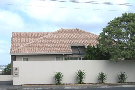 Photo of property in 2/186 East Coast Road, Forrest Hill, Auckland, 0620