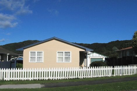 Photo of property in 15 Kumeroa Grove, Wainuiomata, Lower Hutt, 5014