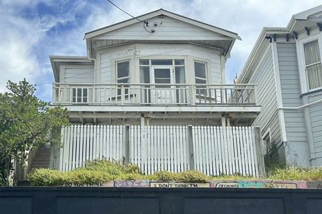 Photo of property in 122 Wallace Street, Mount Cook, Wellington, 6021