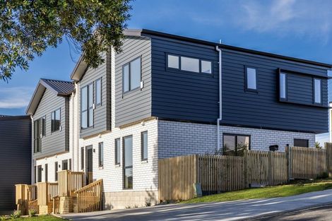 Photo of property in 3/21 Hetherington Road, Ranui, Auckland, 0612