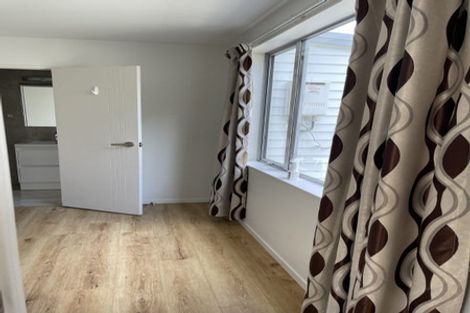 Photo of property in 3 Tuangi Street, Long Bay, Auckland, 0630