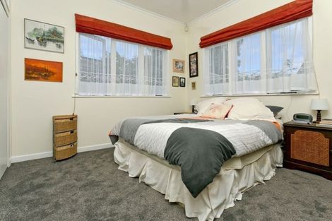 Photo of property in 17 Paramu Avenue, Birkdale, Auckland, 0626