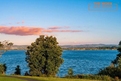 Photo of property in 114c Carnoustie Drive, Wattle Downs, Auckland, 2103
