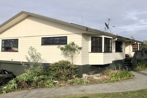 Photo of property in 7 Seaglen Place, Botany Downs, Auckland, 2010