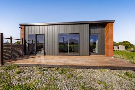 Photo of property in 1790 Eltham Road, Riverlea, Hawera, 4679