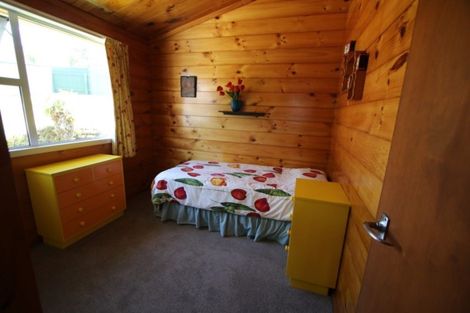 Photo of property in 3 Acacia Avenue, Maungaraki, Lower Hutt, 5010