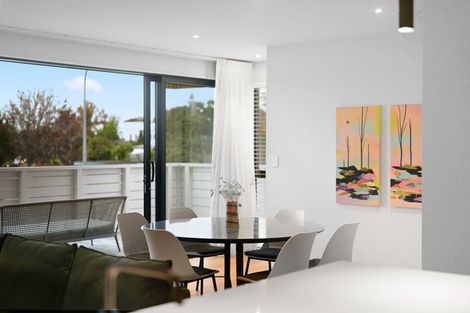 Photo of property in 1/2 Manning Street, Hamilton Central, Hamilton, 3204