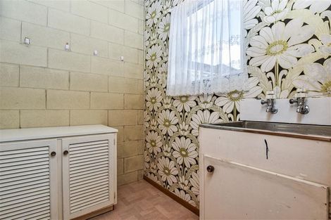 Photo of property in 1/23 Craigbank Avenue, New Lynn, Auckland, 0600