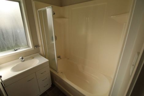 Photo of property in 12 Quincey Place, Massey, Auckland, 0614