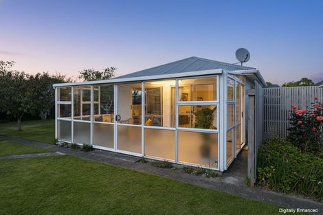 Photo of property in 12 Nimmo Avenue West, Waikanae, 5036