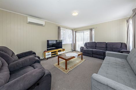 Photo of property in 14 Killington Crescent, Mangere, Auckland, 2022