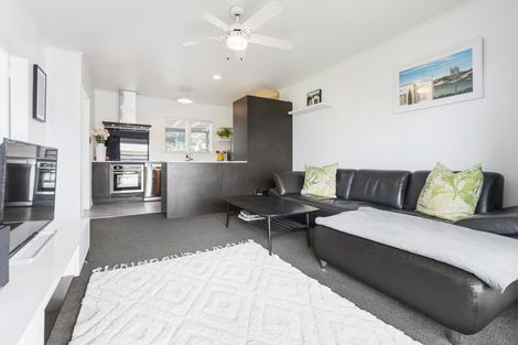 Photo of property in 1/10 Ron Keat Drive, Papakura, 2110
