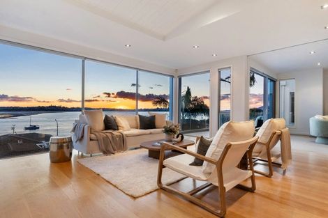 Photo of property in 5a Bucklands Beach Road, Bucklands Beach, Auckland, 2012