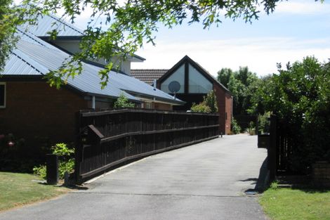 Photo of property in 10 Greystoke Lane, Avonhead, Christchurch, 8042