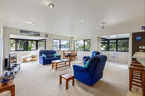 Photo of property in 11f Puriri Avenue, Orewa, 0931