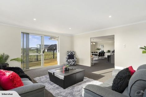 Photo of property in 10 Selliera Place, Papamoa Beach, Papamoa, 3118