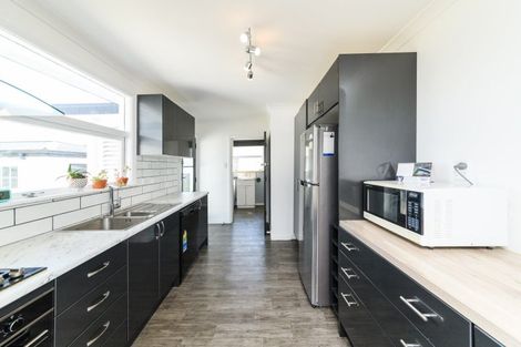 Photo of property in 6 Milton Street, Roslyn, Palmerston North, 4414