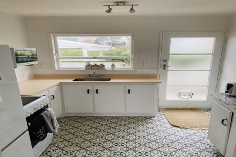 Photo of property in 170a Queen Street, Northcote Point, Auckland, 0627