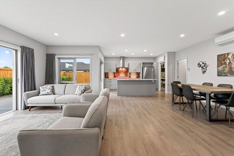 Photo of property in 3 Magnolia Lane, Kelvin Grove, Palmerston North, 4414