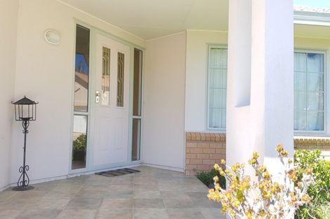 Photo of property in 10 Tyburn Lane, Unsworth Heights, Auckland, 0632