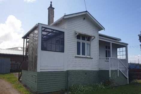 Photo of property in 6 Surrey Street, Patea, 4520