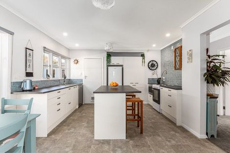Photo of property in 106 Hine Road, Wainuiomata, Lower Hutt, 5014