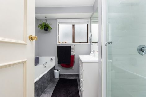 Photo of property in 9 Panzic Place, Glen Eden, Auckland, 0602