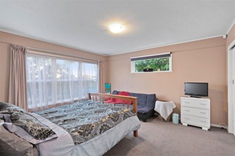 Photo of property in 19 Hartley Terrace, Massey, Auckland, 0614