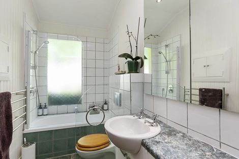 Photo of property in 17 Torwood Road, Khandallah, Wellington, 6035