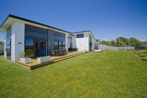 Photo of property in 8 Racecourse Terrace Rise, Hokitika, 7882