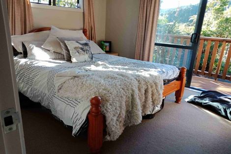 Photo of property in 8 Aratika Grove, Stokes Valley, Lower Hutt, 5019