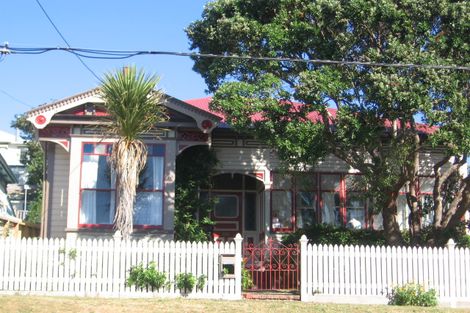 Photo of property in 11 Farm Road, Northland, Wellington, 6012