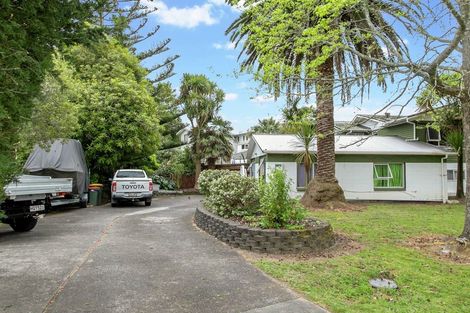 Photo of property in 121 Ennis Avenue, Pakuranga Heights, Auckland, 2010