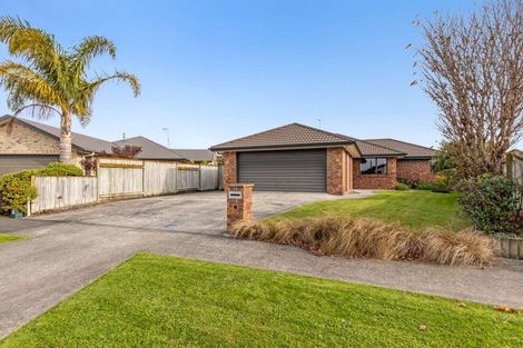 Photo of property in 11 Cleveland Heights, Kelvin Grove, Palmerston North, 4414