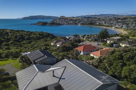 Photo of property in 107 Tireti Road, Titahi Bay, Porirua, 5022