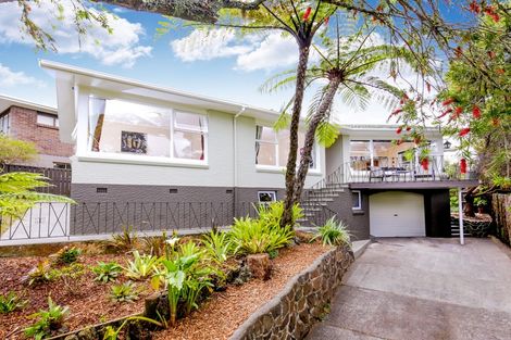 Photo of property in 44 Rimutaka Place, Titirangi, Auckland, 0604