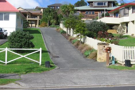 Photo of property in 45 Esther Place, Red Beach, 0932