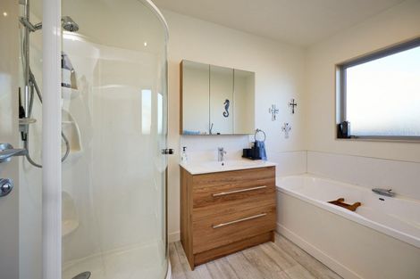 Photo of property in 51 Kotuku Road, South Bay, Kaikoura, 7300