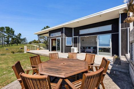 Photo of property in 81 Clearview Road, Lepperton, New Plymouth, 4373