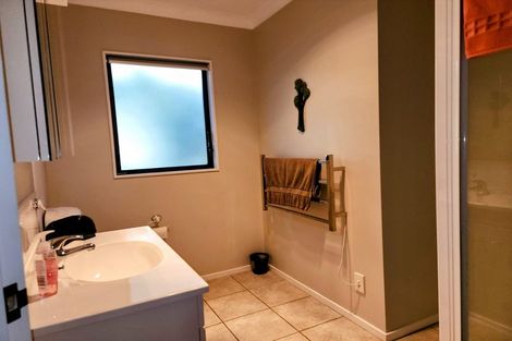 Photo of property in 3 Gybe Place, Whitby, Porirua, 5024