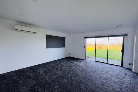 Photo of property in 69 Royal Oak Drive, Kelvin Grove, Palmerston North, 4414