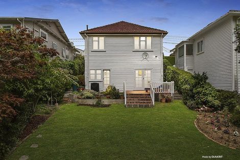 Photo of property in 16 Friend Street, Karori, Wellington, 6012