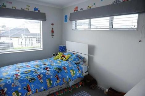 Photo of property in 11 Fountain Avenue, Karaka, Papakura, 2113