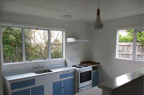 Photo of property in 25 Heperi Street, Waikanae Beach, Waikanae, 5036