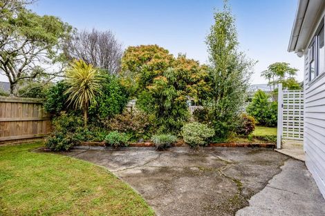 Photo of property in 5 Nikau Street, Inglewood, 4330